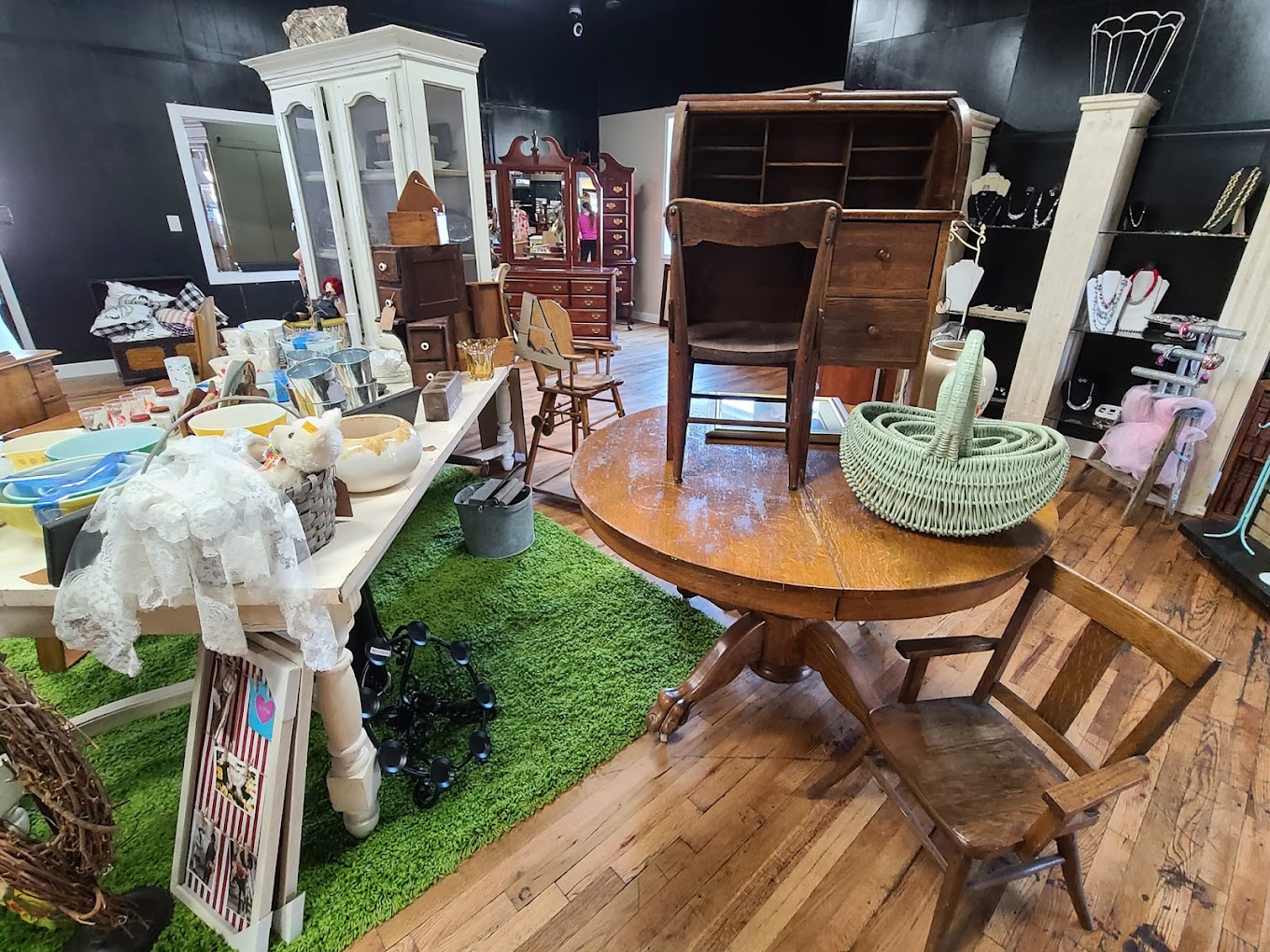 Dream Market Shoppe booth display 4