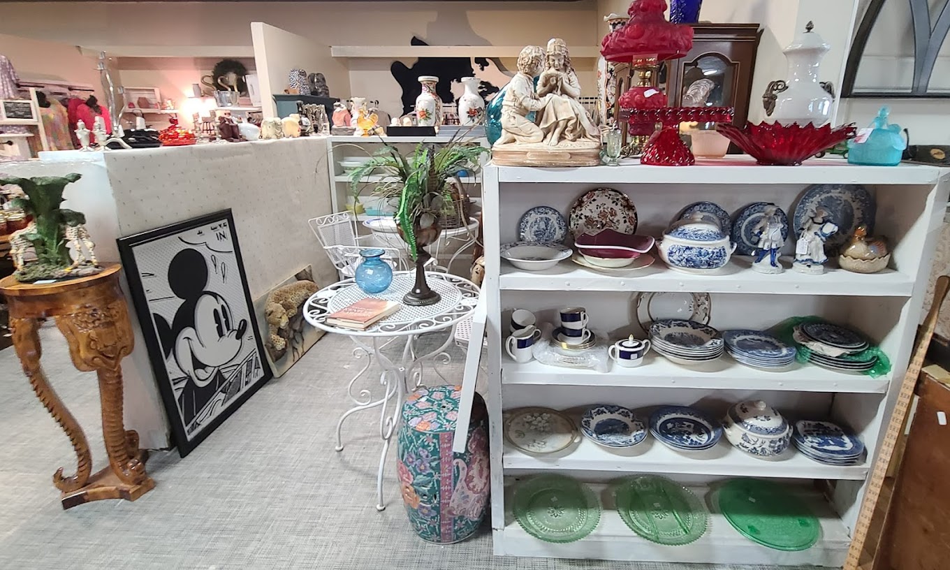 Dream Market Shoppe booth display 5